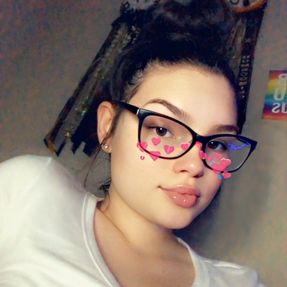 Meet your Posher, Makayla